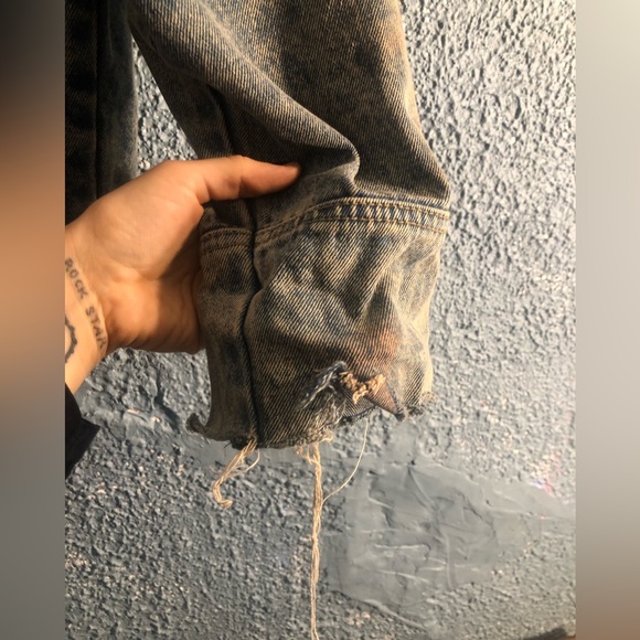 ART THE EARTH hand painted Denim Jacket - Picture 4 of 5